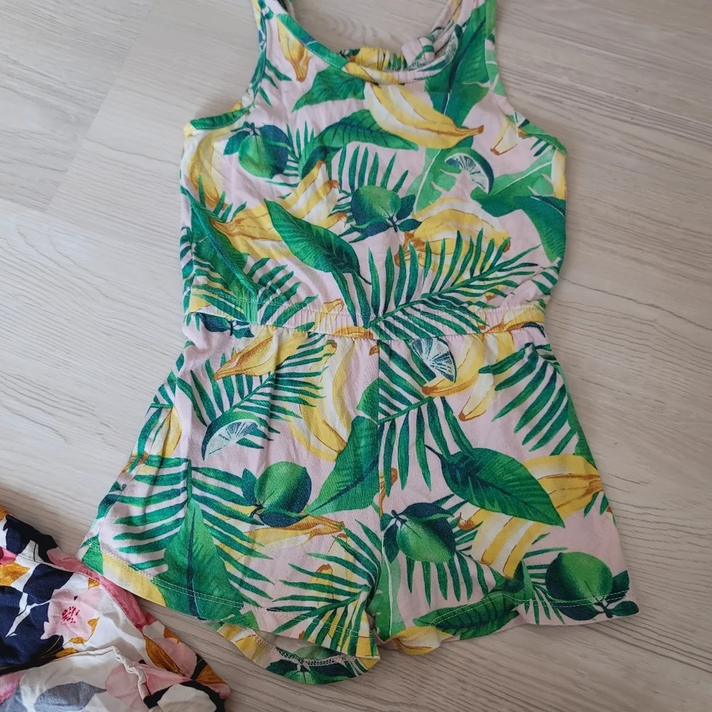 ♥️ 5 For $25 Girls bundle of 2 Old Navy Dress and Romper size Small